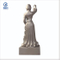 Femme polie par acier inoxydable de sculptures humaines grandeur nature abstraites modernes avec la statue de seau